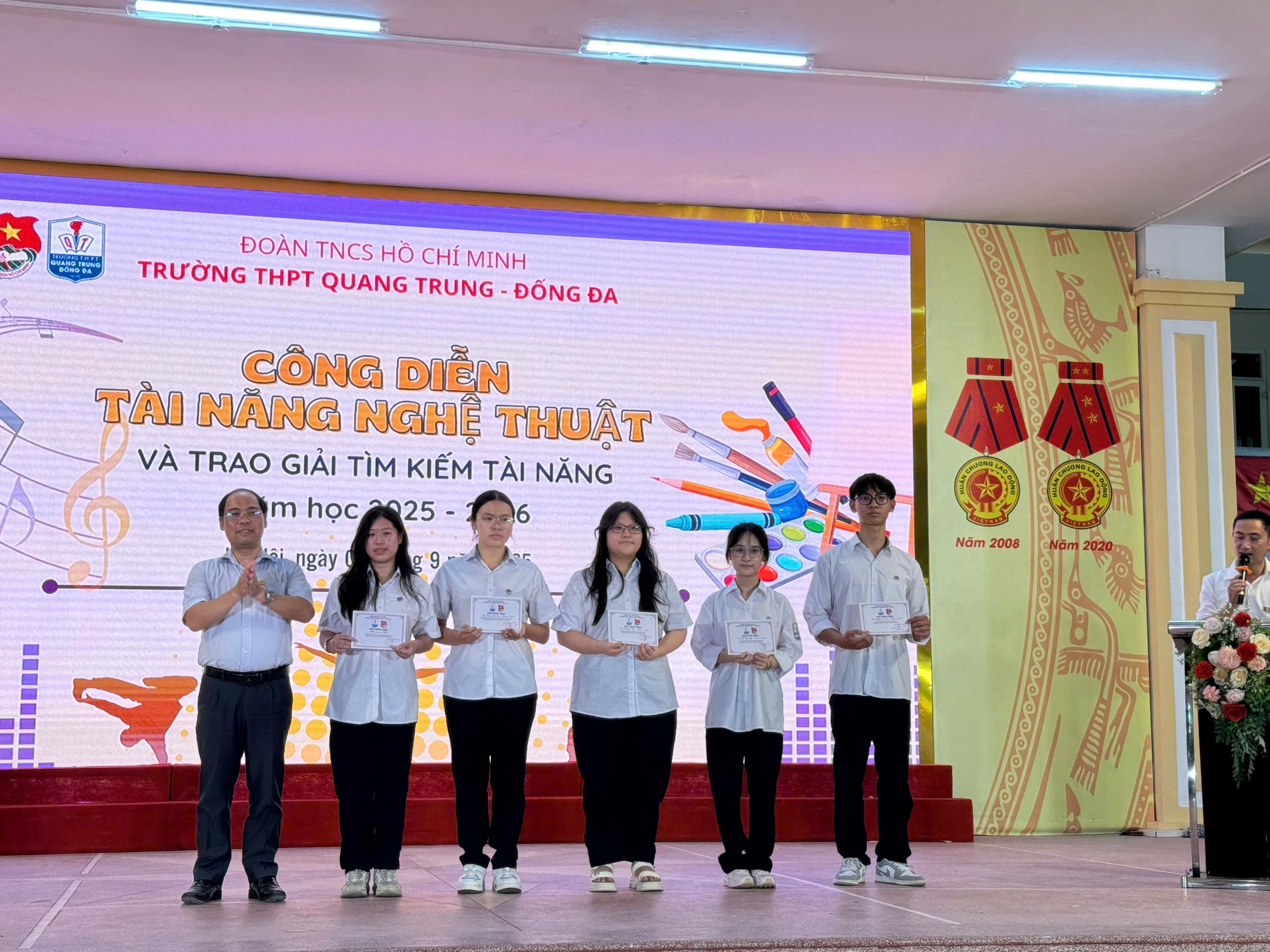 Tìm kiếm tài năng